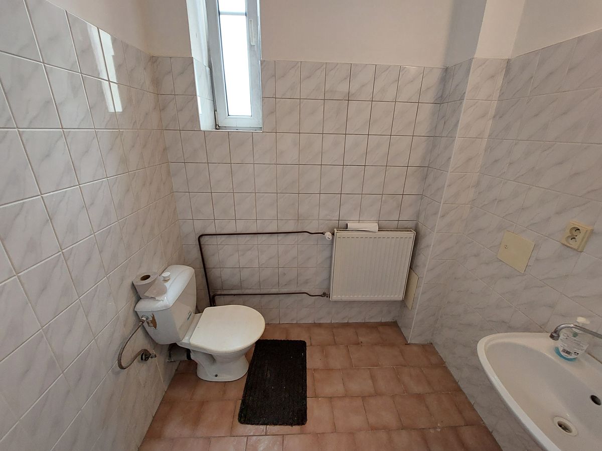 Pronájem kanceláře 81 m² – fotografie 3