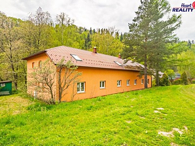 Prodej  chaty 462 m², pozemek 688 m²