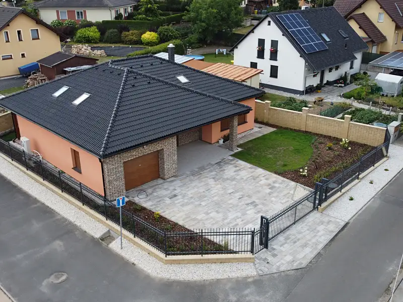 Prodej rodinného domu 250 m², pozemek 587 m², Jenišov – náhled fotky 3