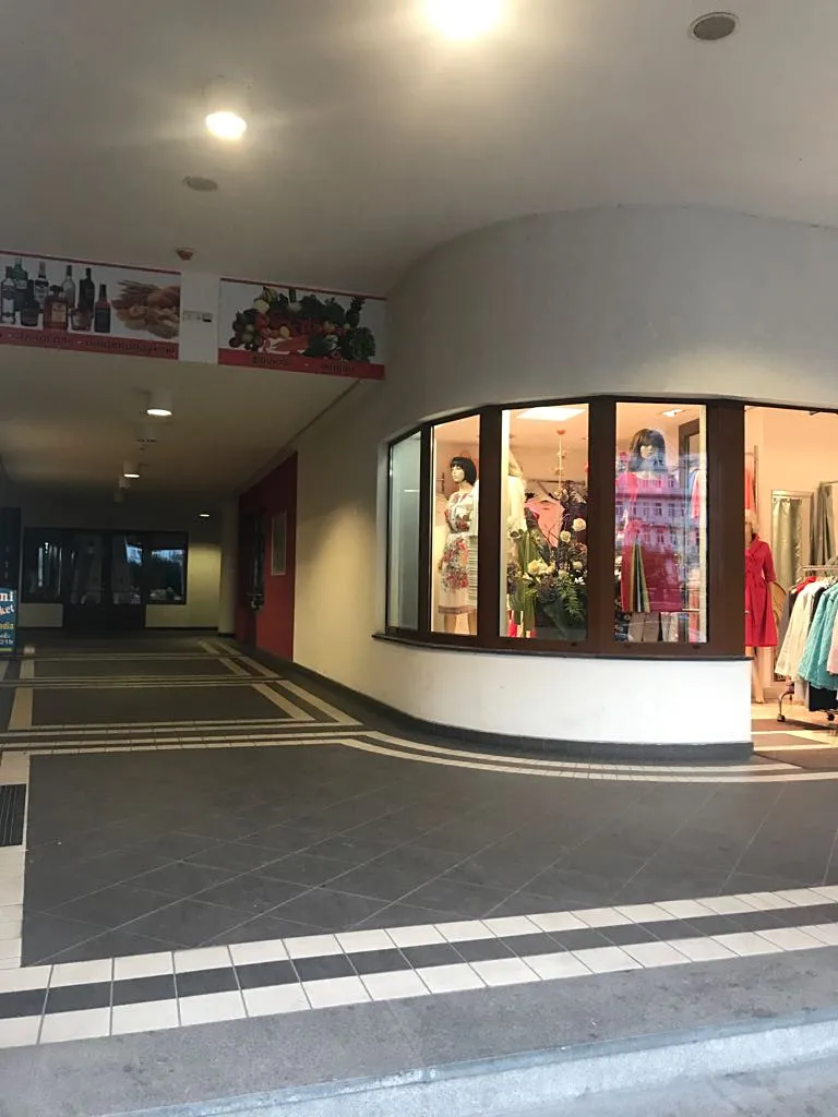 Prodej obchodního prostoru 27 m²