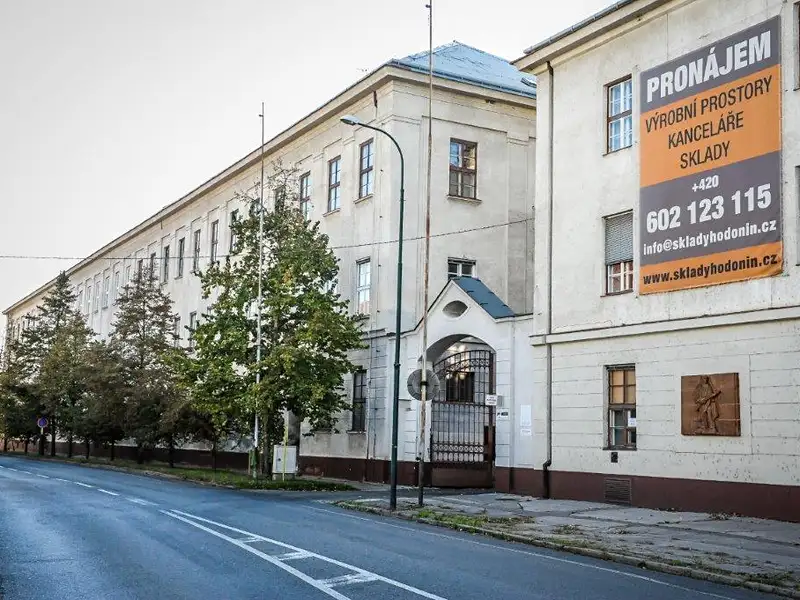 Pronájem výrobní haly, prostoru 627 m², Hodonín – náhled fotky 2