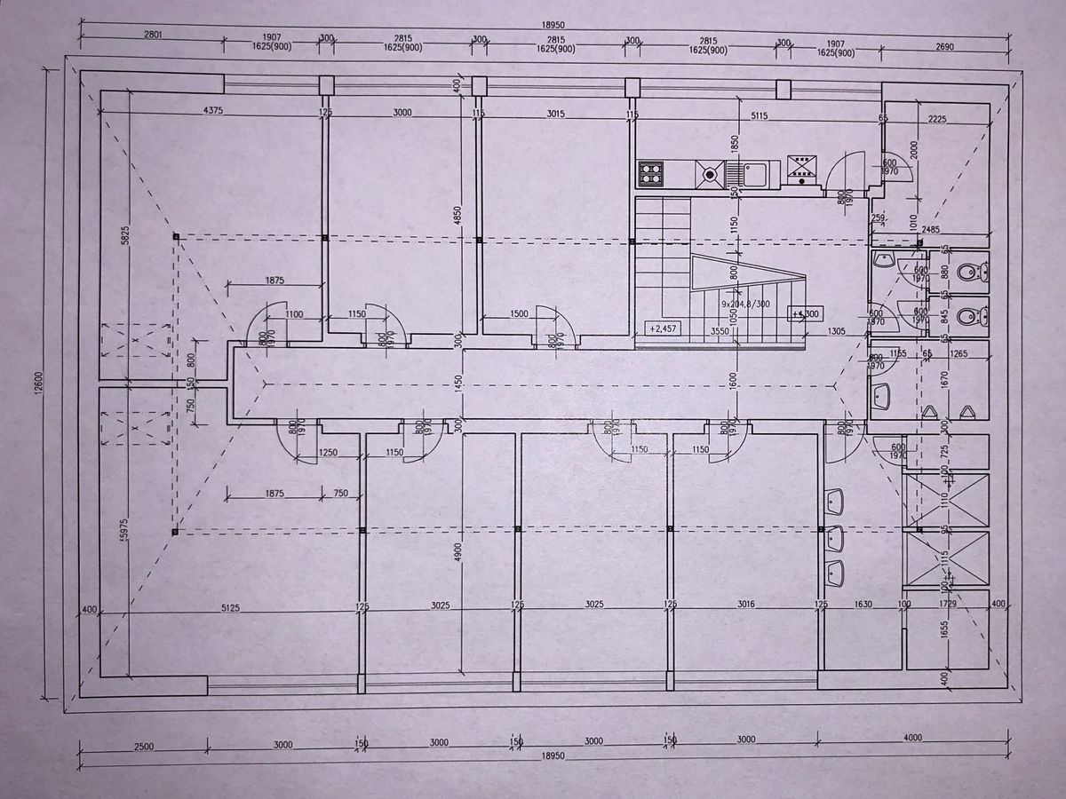 Pronájem bytu 6 pokojů a více 220 m² – fotografie 4