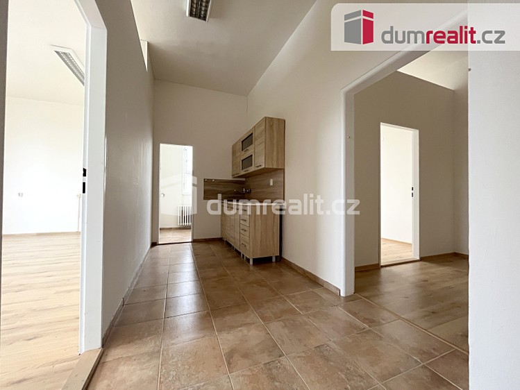 Pronájem komerčního prostoru, 55 m² (23 z 74)