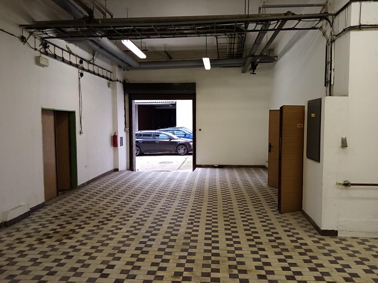 Комерційне приміщення в оренду, 112 м² (1 з 8)