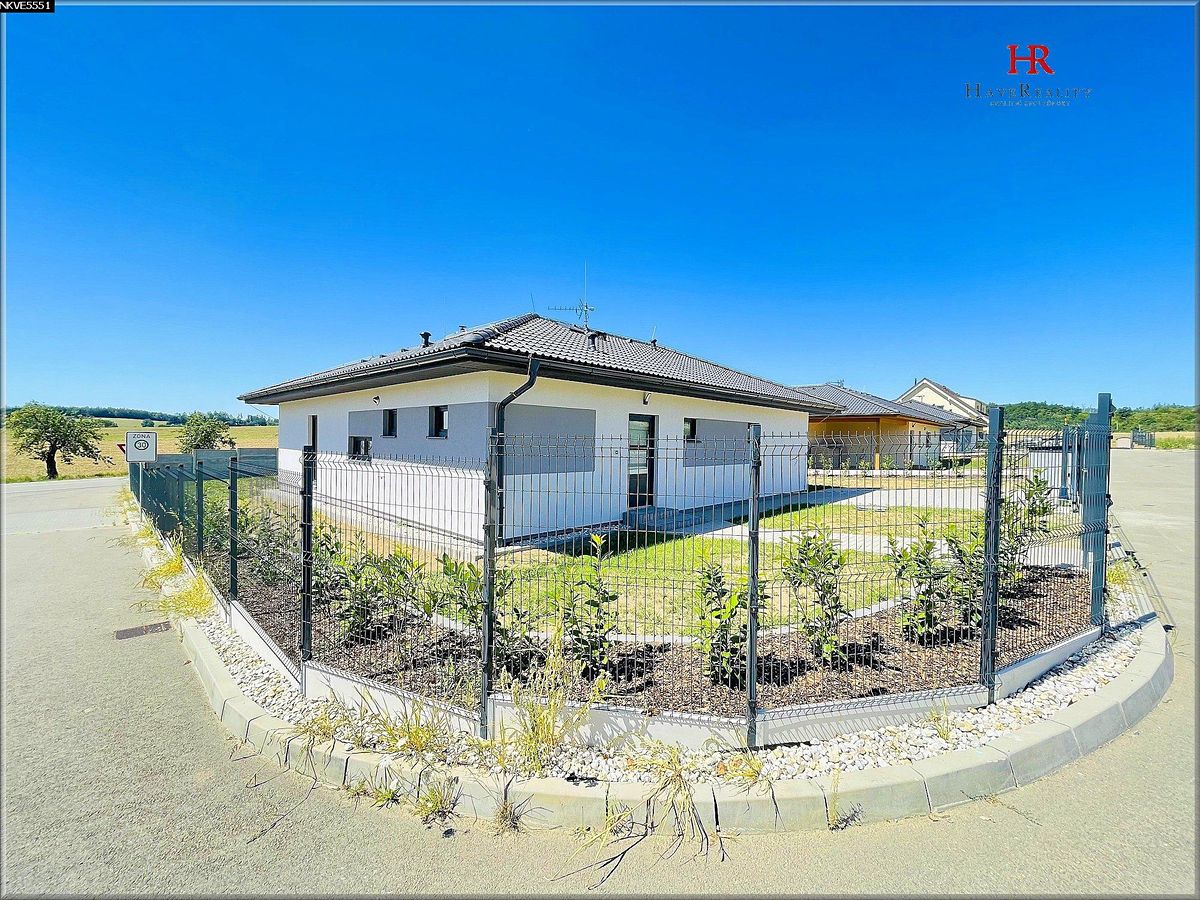 Prodej rodinného domu 106 m², pozemek 813 m² – fotografie 4