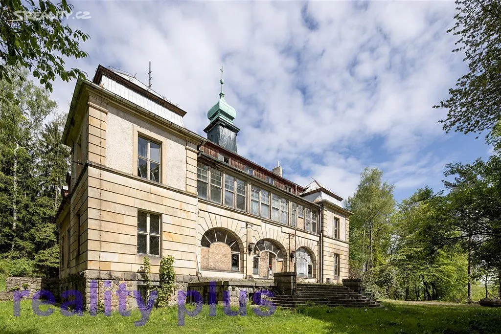 Prodej rodinného domu 1000 m², pozemek 8208 m²