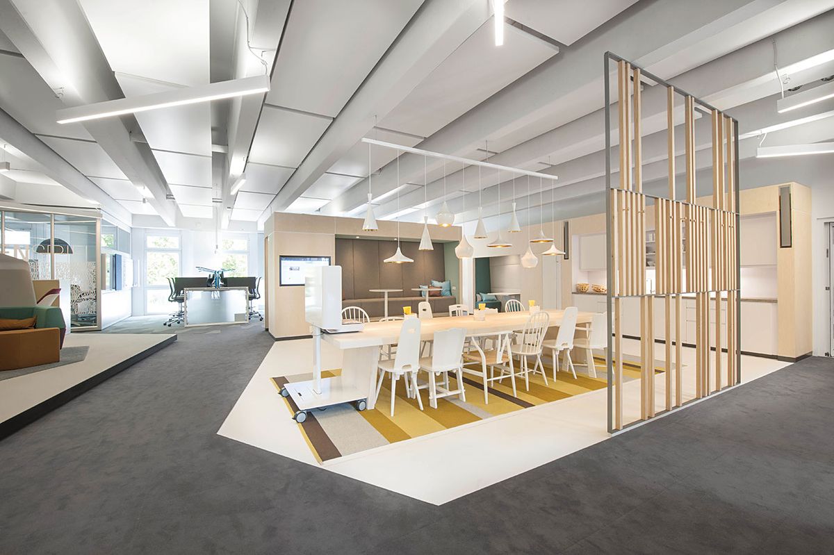 Pronájem kanceláře 1300 m² – fotografie 3