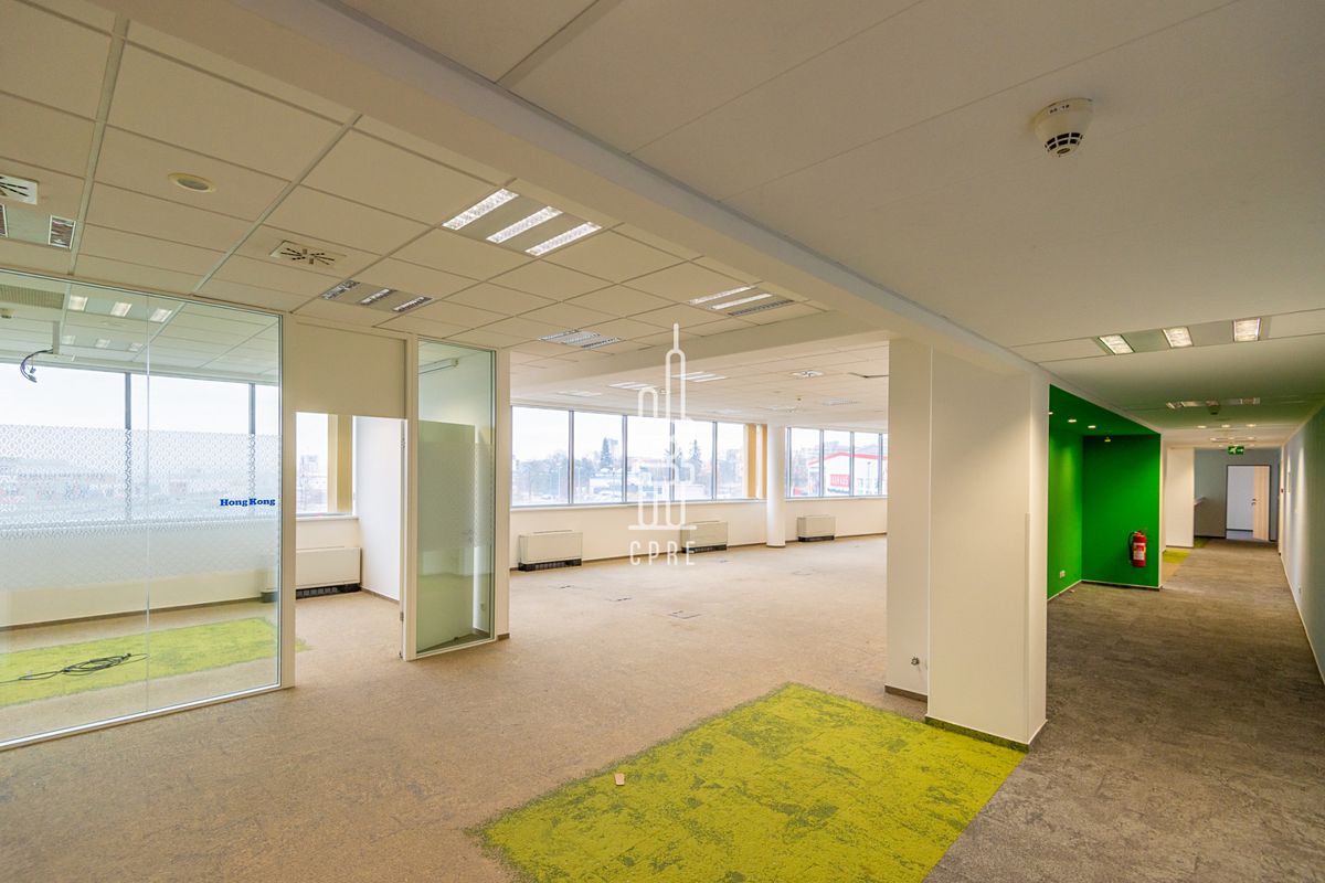Pronájem kanceláře 883 m² – fotografie 2