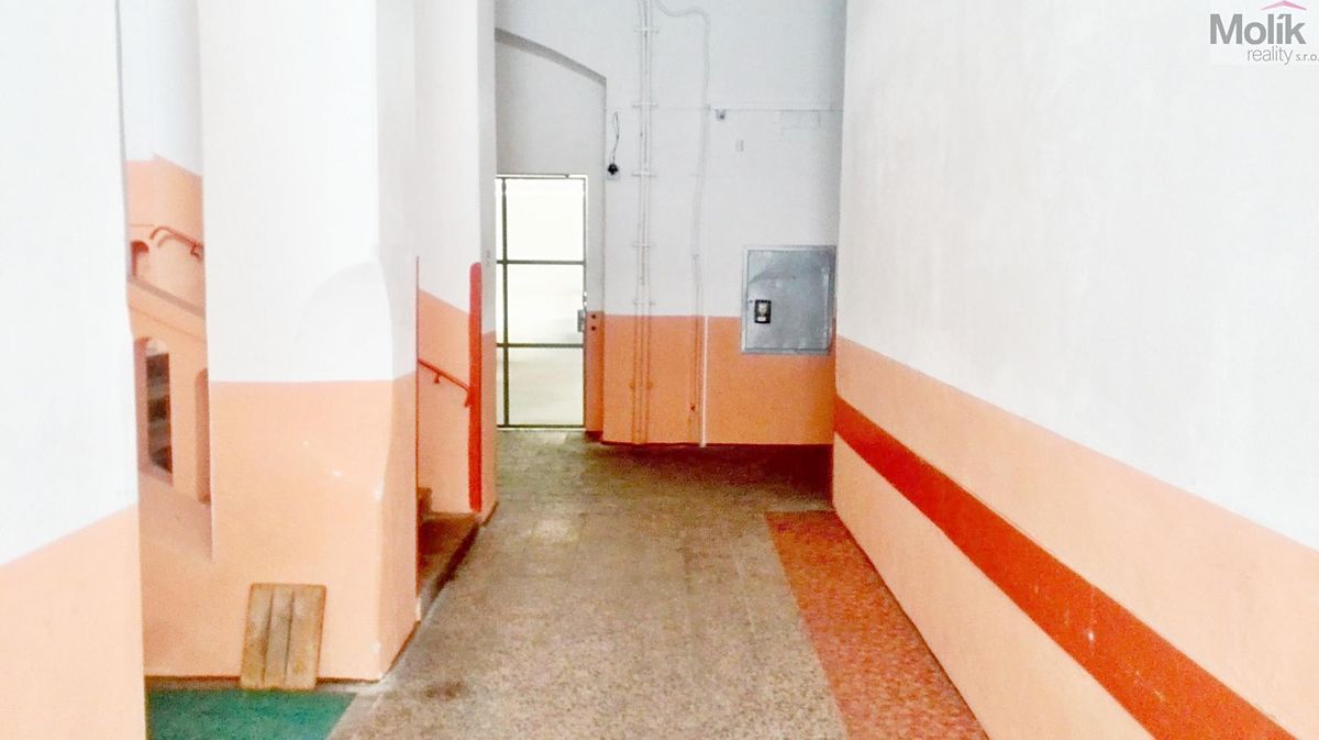 Pronájem výrobní haly, prostoru 150 m² – fotografie 3