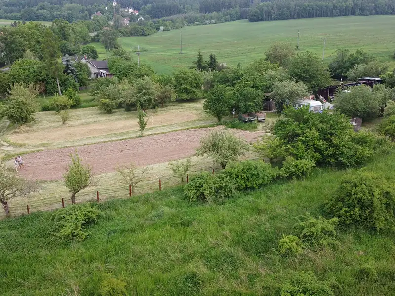 Prodej stavebního pozemku 552 m², Petrovice – náhled fotky 3