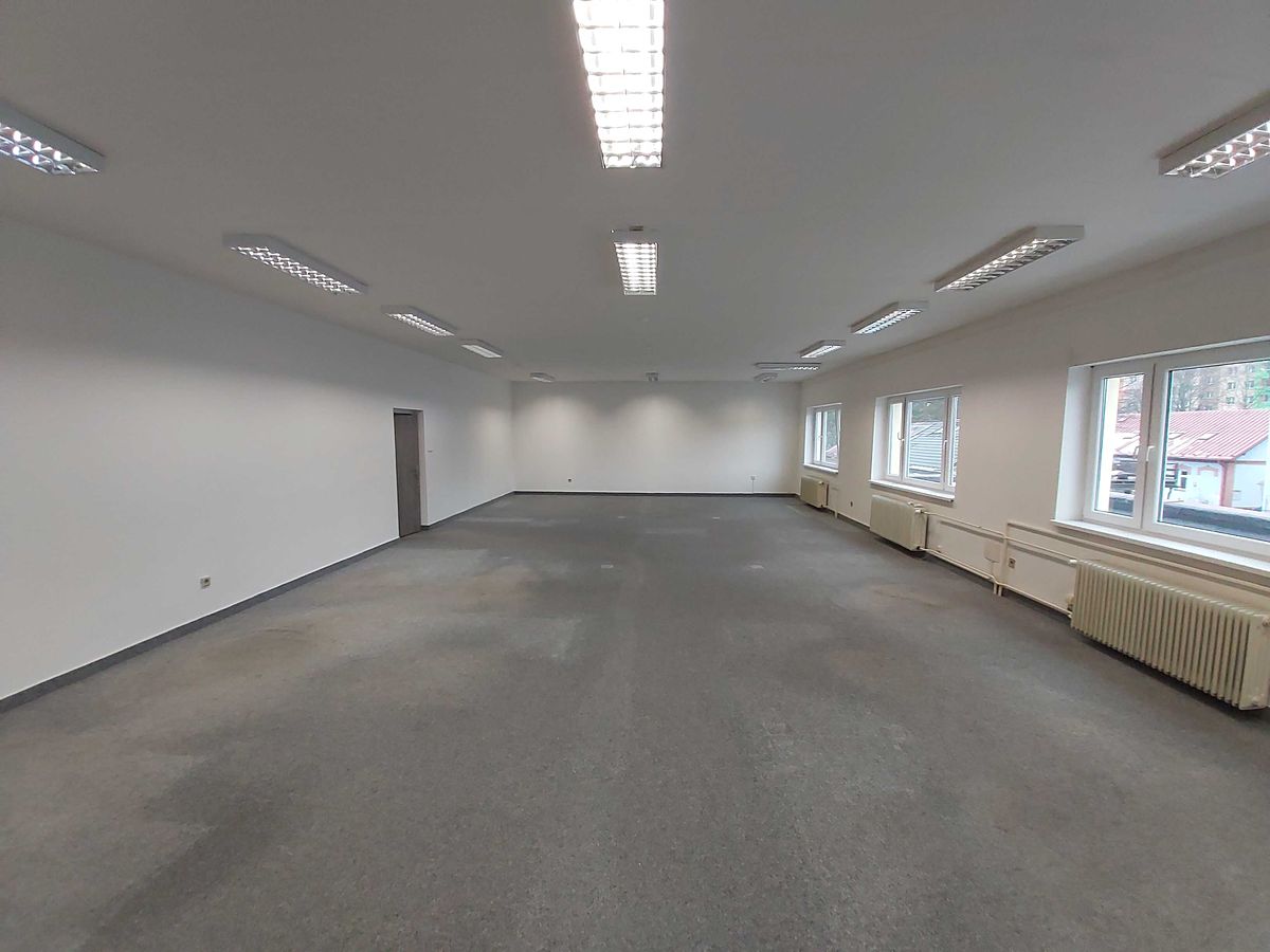 Pronájem kanceláře 112 m² – fotografie 3