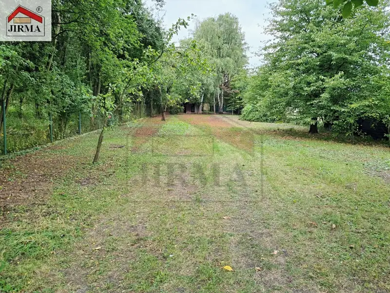 Prodej zahrady 1067 m², Kolín – náhled fotky 2