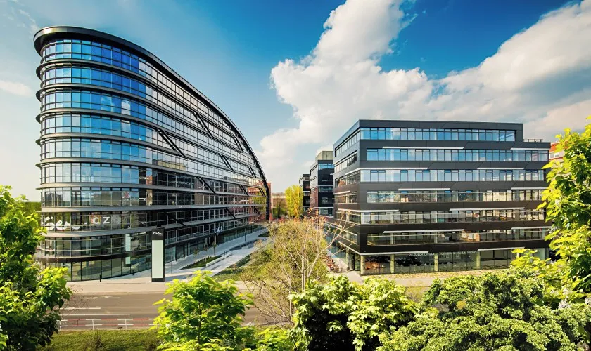 Pronájem kanceláře 600 m²