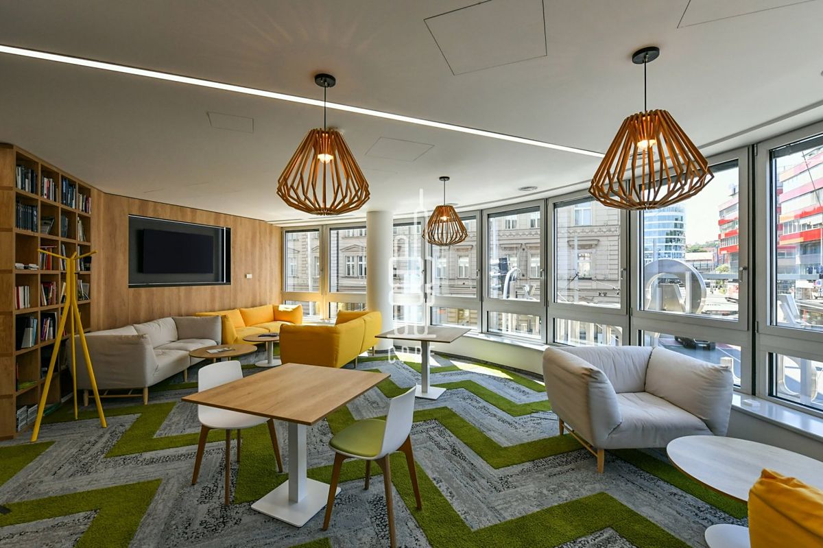 Pronájem kanceláře 1180 m² – fotografie 2