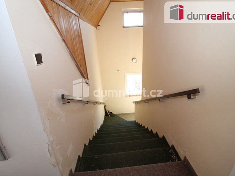 Prodej komerčního prostoru, 1 385 m² (17 z 34)