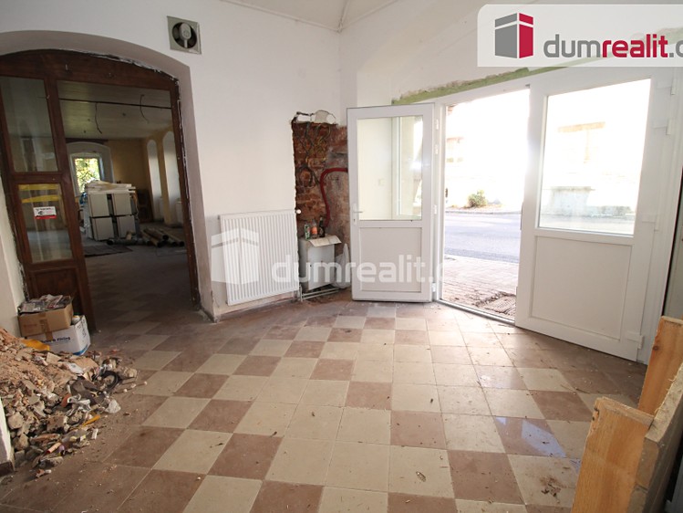 Prodej komerčního prostoru, 1 385 m² (18 z 34)