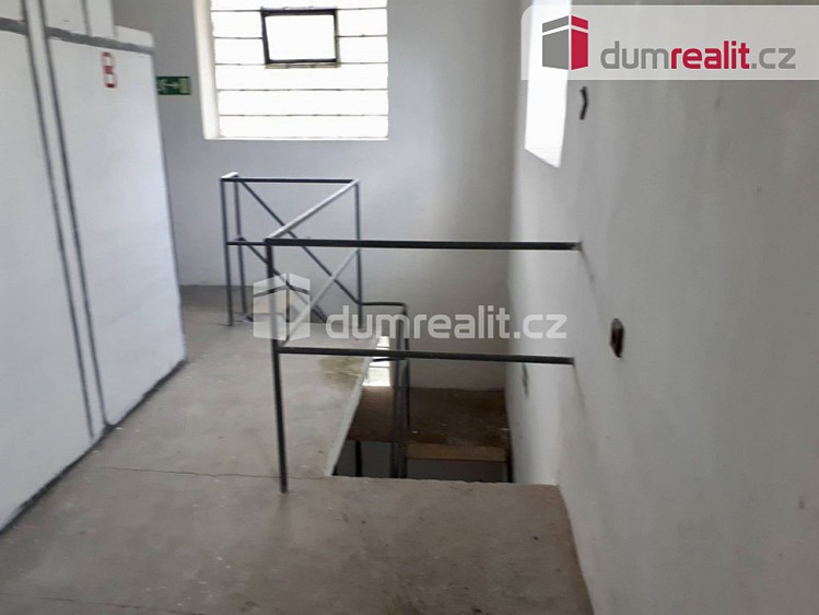 Комерційне приміщення на продаж, 190 м² (18 з 24)