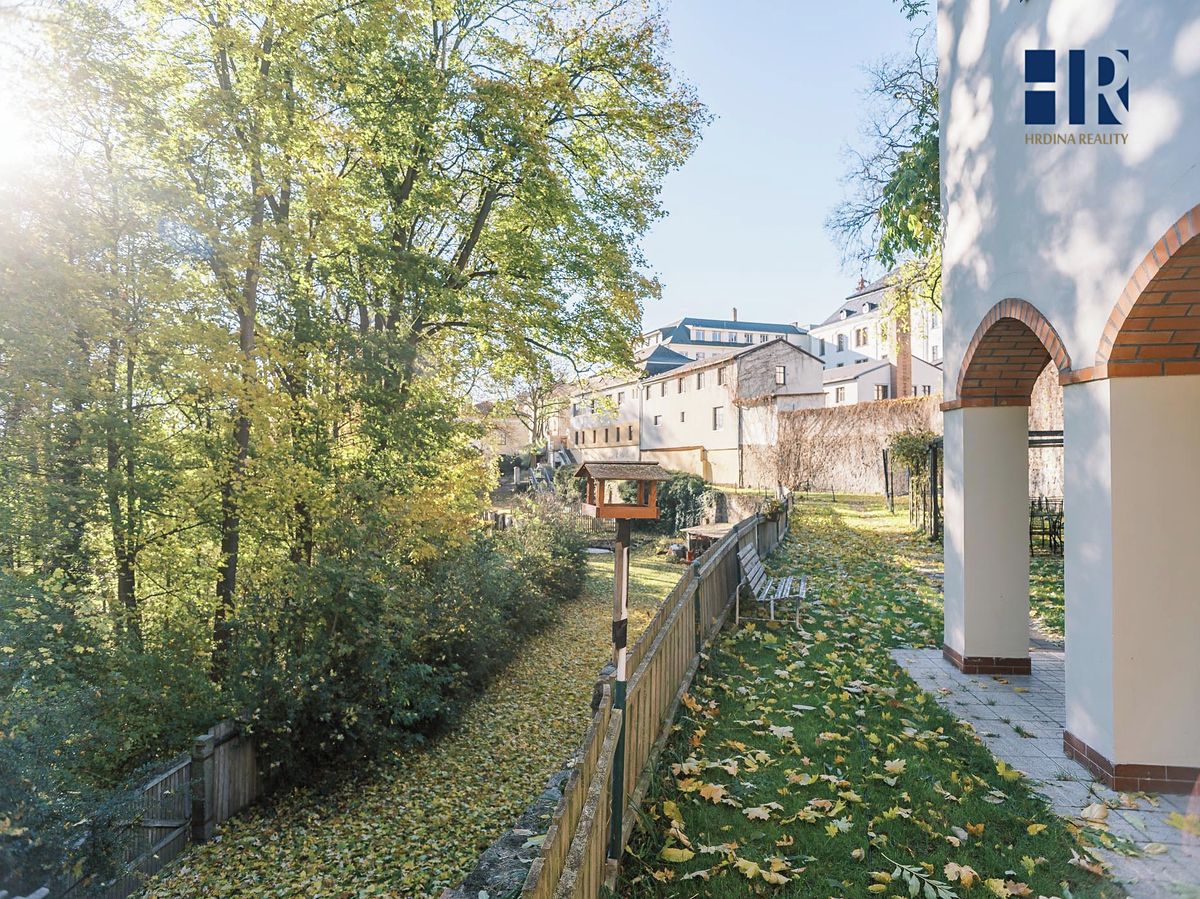 Prodej vily 200 m², pozemek 1475 m² – fotografie 3