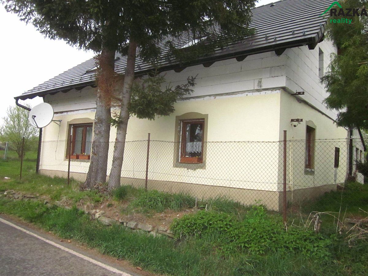 Prodej rodinného domu 167 m², pozemek 1360 m² – fotografie 2