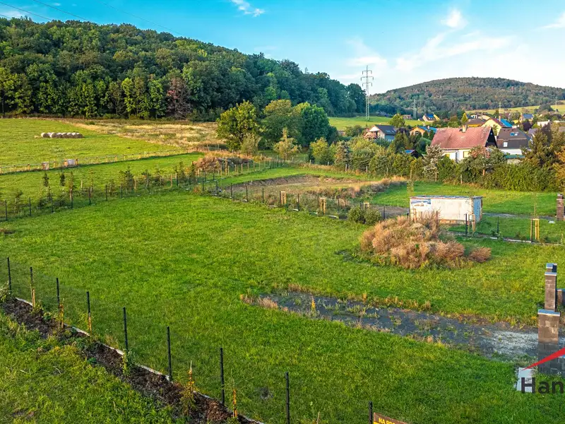 Prodej stavebního pozemku 1950 m², Chuderov – náhled fotky 2
