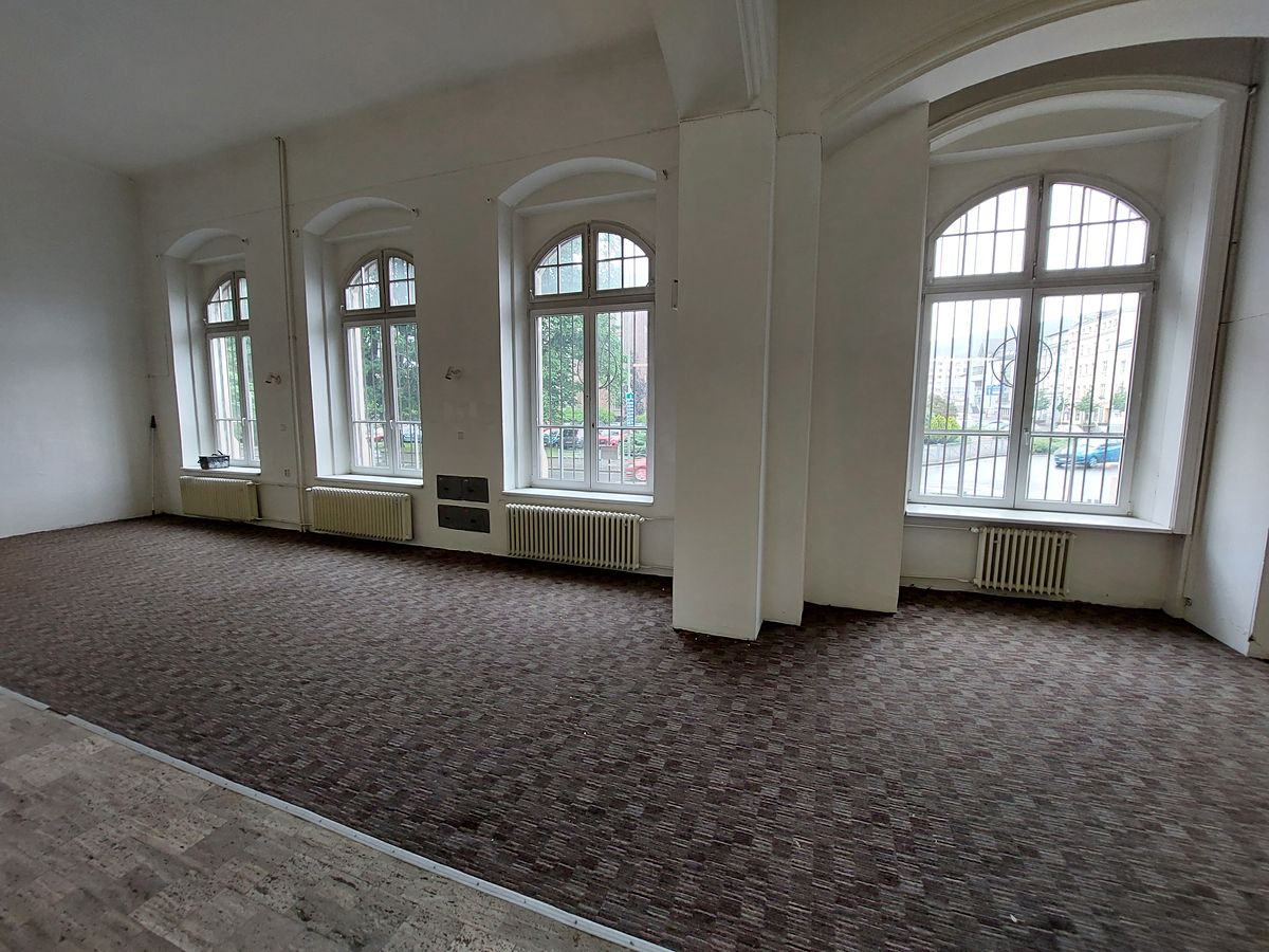 Pronájem obchodního prostoru 281 m²