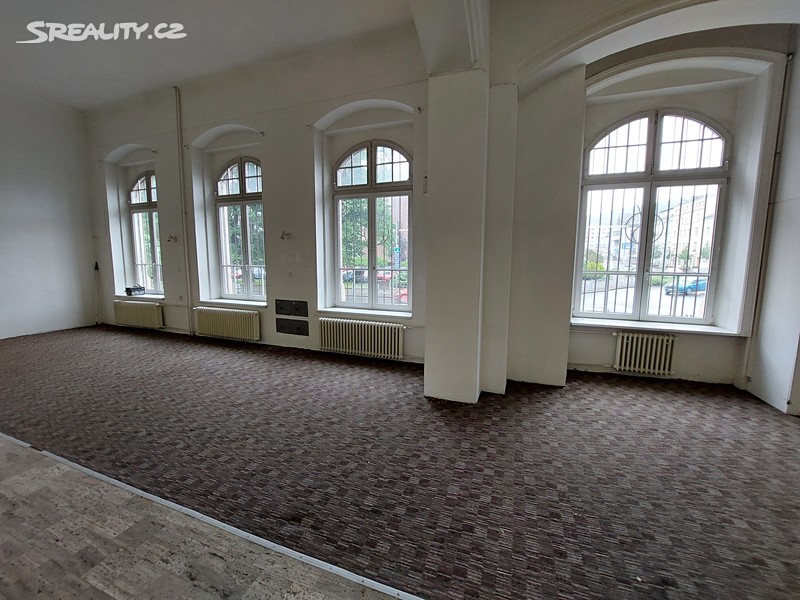 Pronájem obchodního prostoru 281 m², Děčín