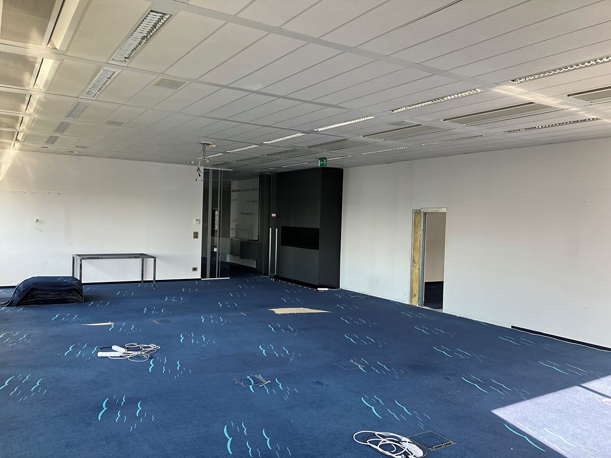 Pronájem kanceláře 403 m² – fotografie 3