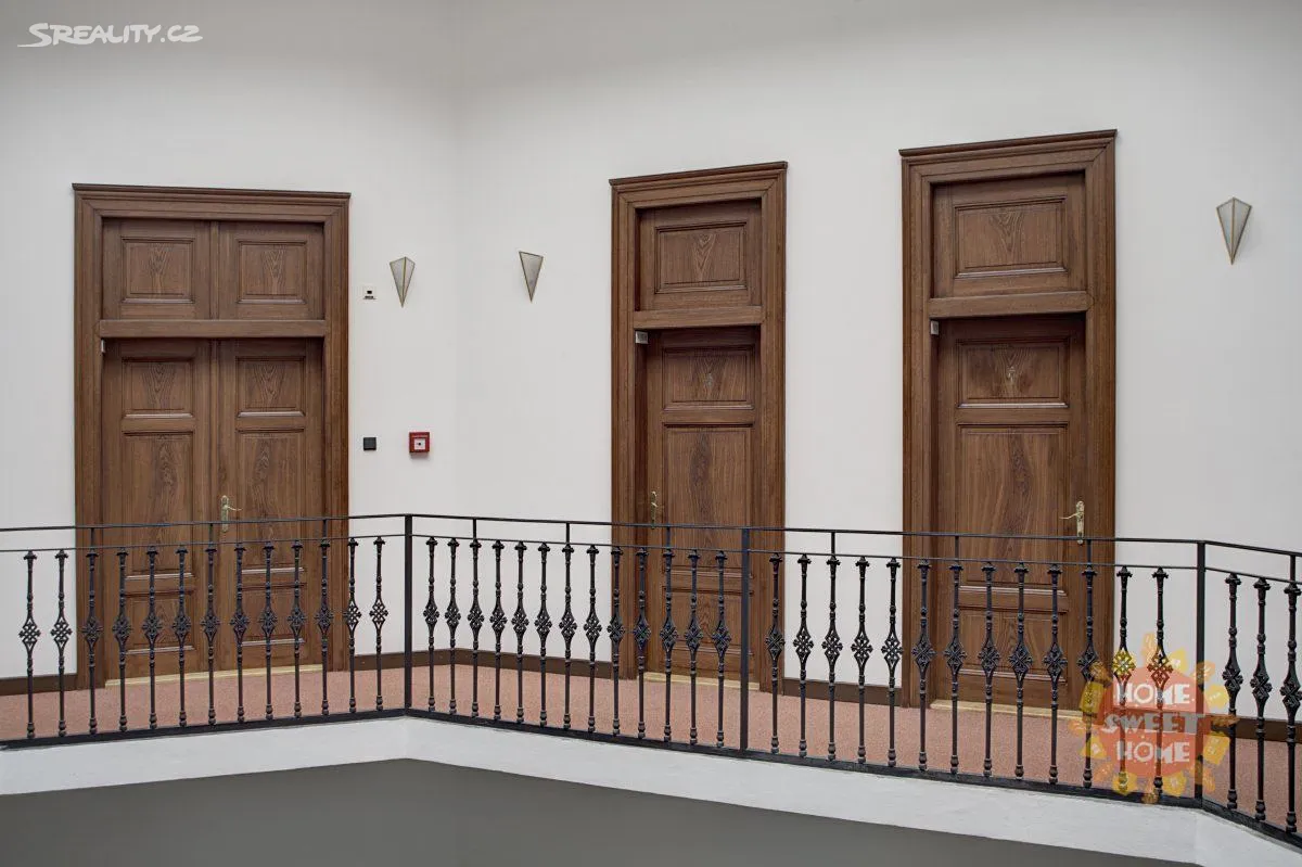 Pronájem kanceláře 256 m² – pohled 4