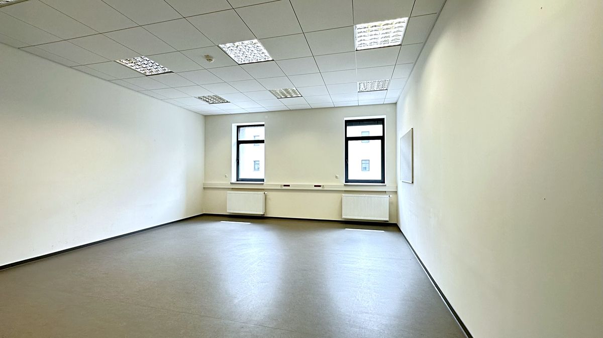 Pronájem kanceláře 35 m² – fotografie 2