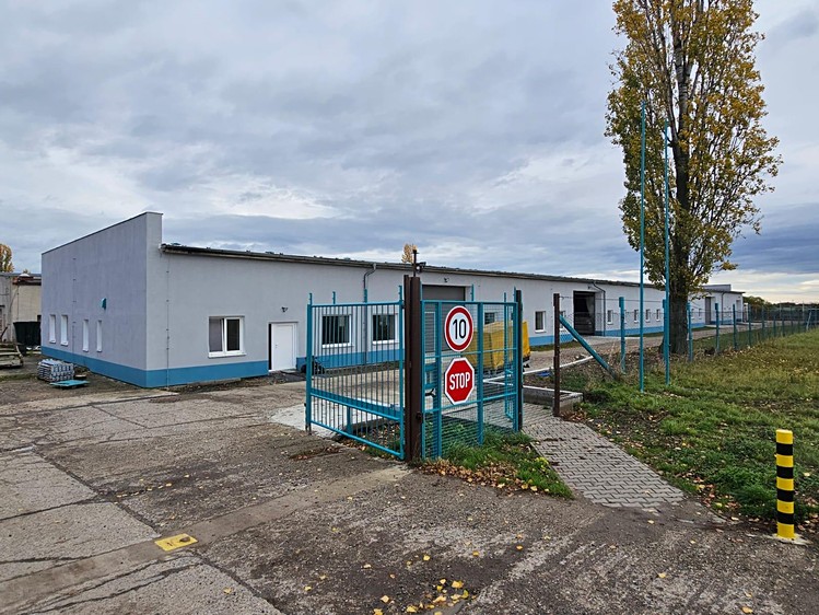 Pronájem komerčního prostoru, 500 m² (1 z 18)