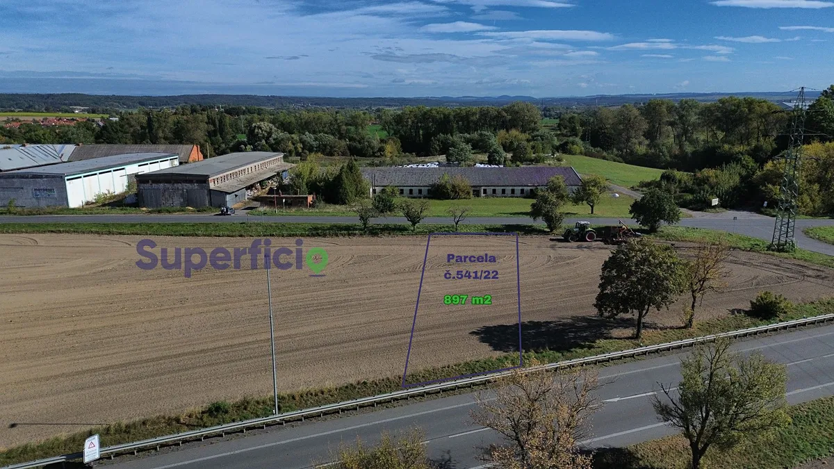 Prodej komerčního pozemku 897 m²