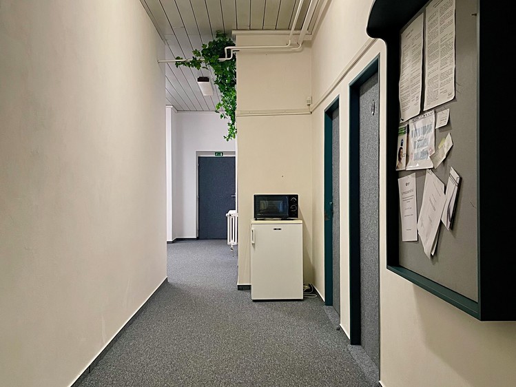 Комерційне приміщення на продаж, 1 600 м² (22 з 27)