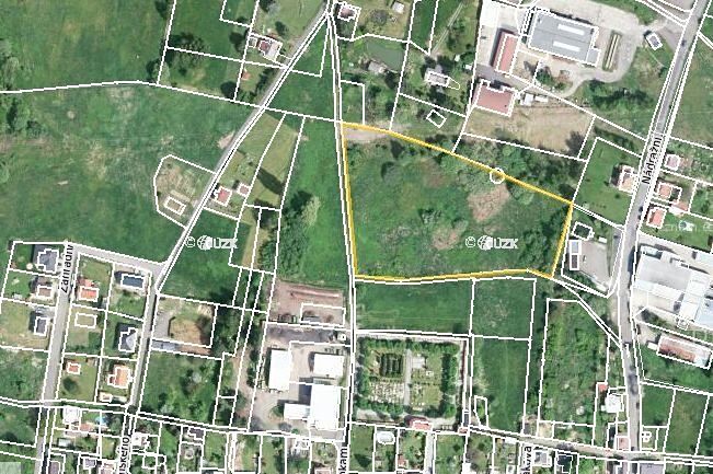 Prodej komerčního pozemku 12121 m²