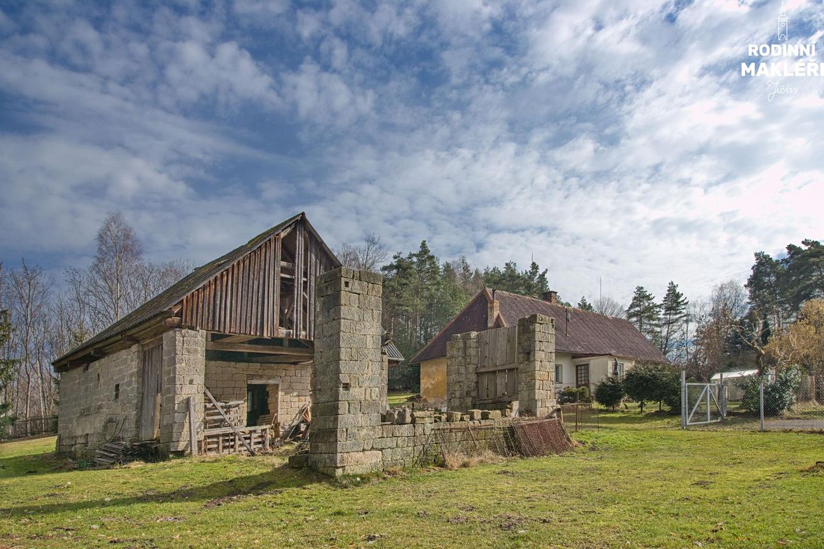 Prodej rodinného domu 200 m², pozemek 3600 m² – fotografie 5