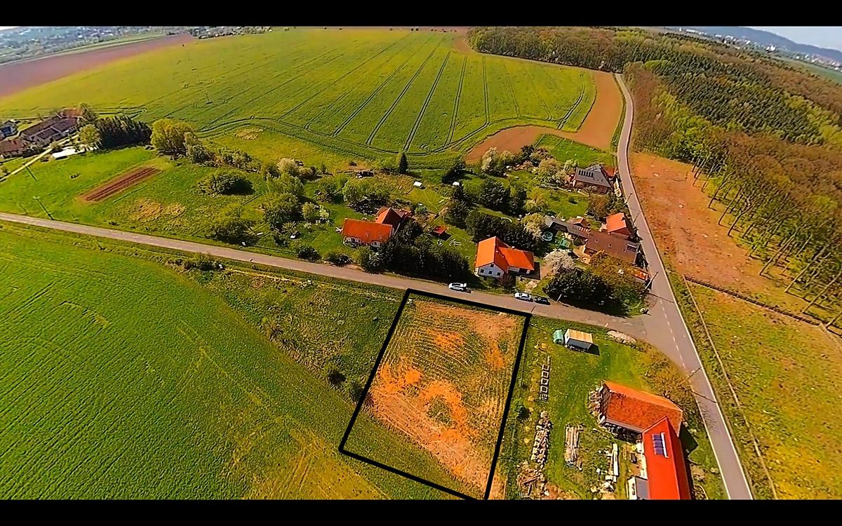 Prodej stavebního pozemku 1318 m² – fotografie 2