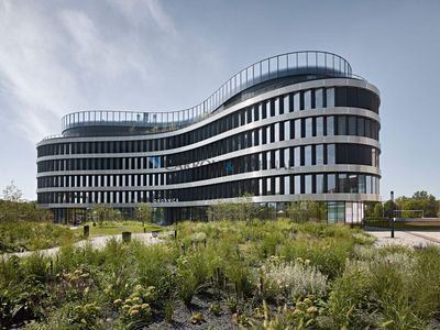 Pronájem kanceláře 2907 m²
