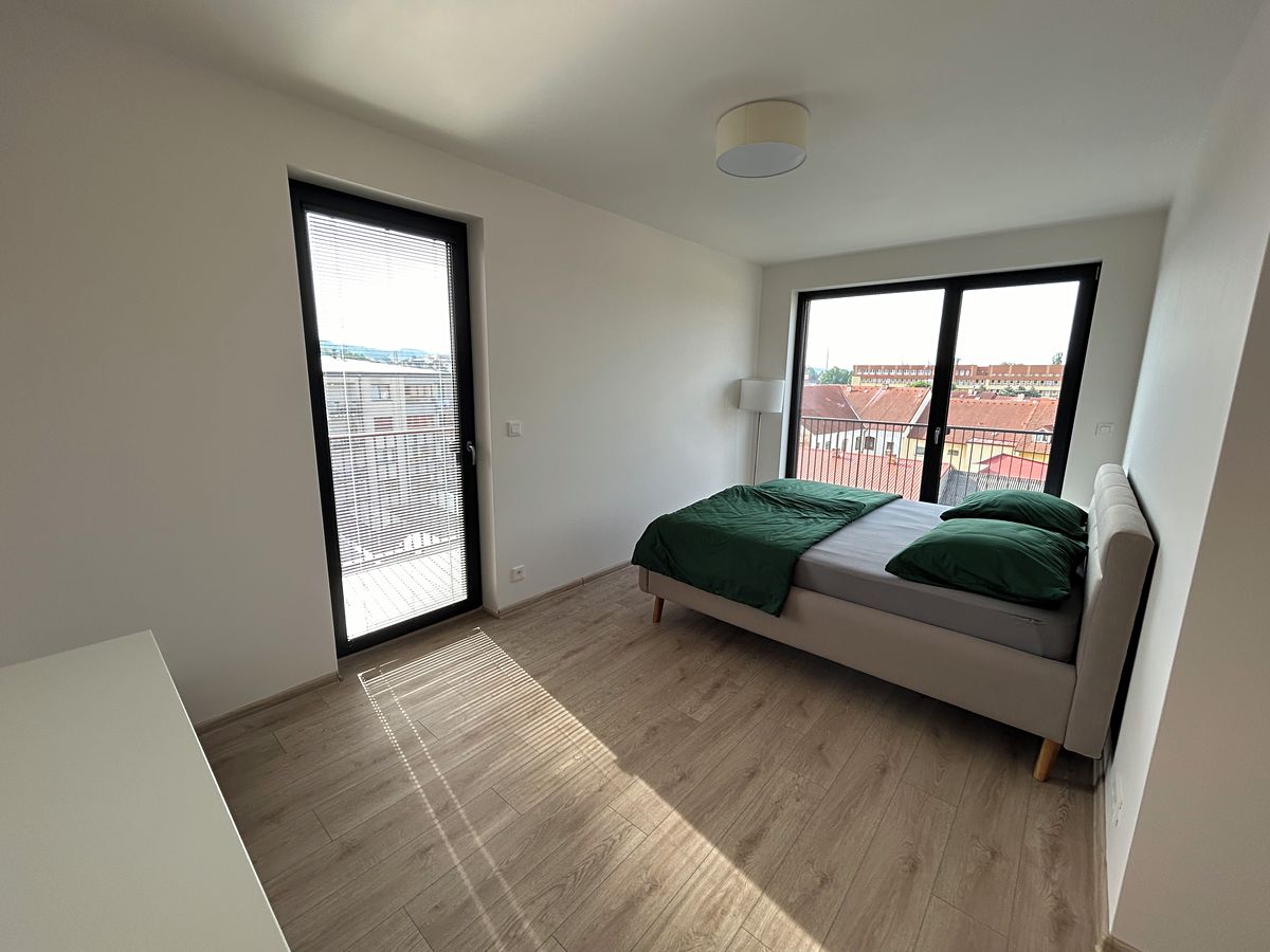 Pronájem bytu 4+kk 95 m² – fotografie 5