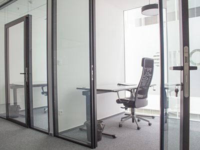 Pronájem kanceláře 450 m²