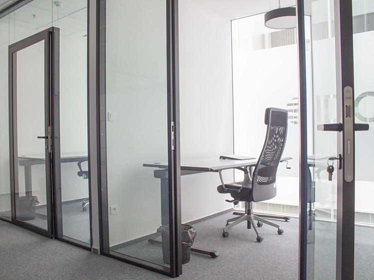 Gewerbefläche zur Miete, 450 m² (1 von 6)
