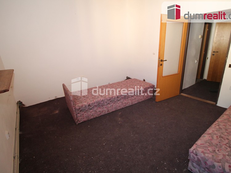 Prodej komerčního prostoru, 1 385 m² (23 z 34)