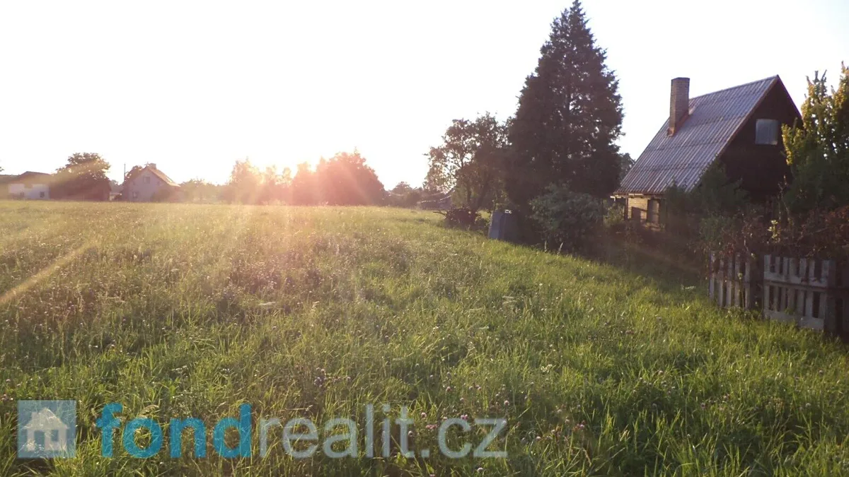 Prodej pozemku 694 m²