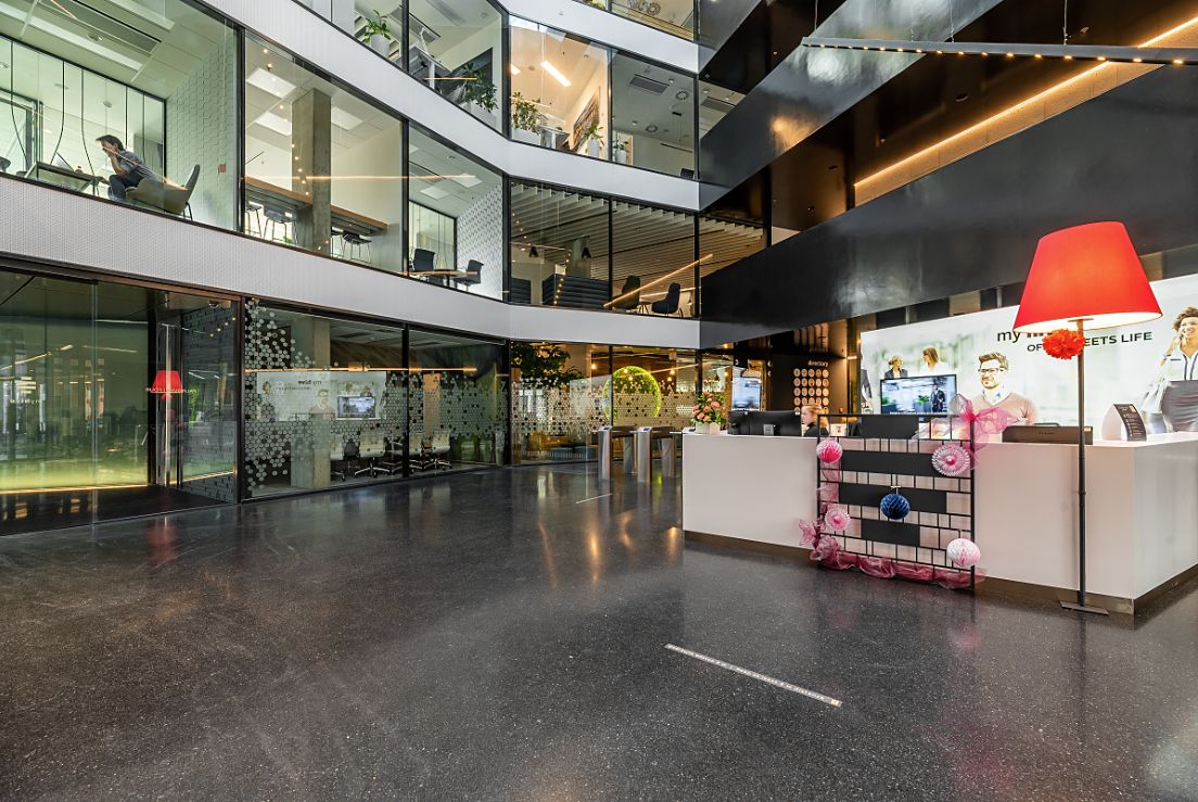 Pronájem kanceláře 1700 m² – fotografie 2
