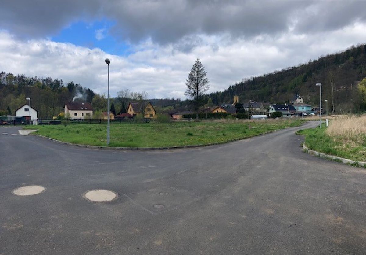 Prodej stavebního pozemku 1200 m², Kyselka – fotka 1 z 3