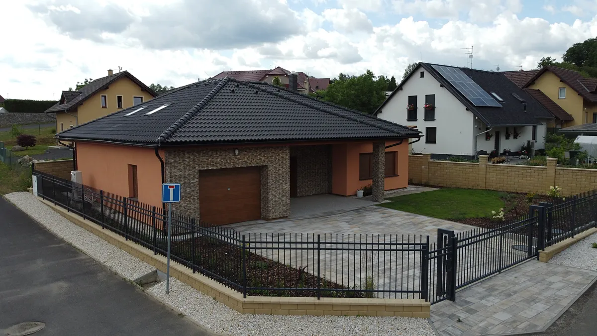 Prodej rodinného domu 250 m², pozemek 587 m²