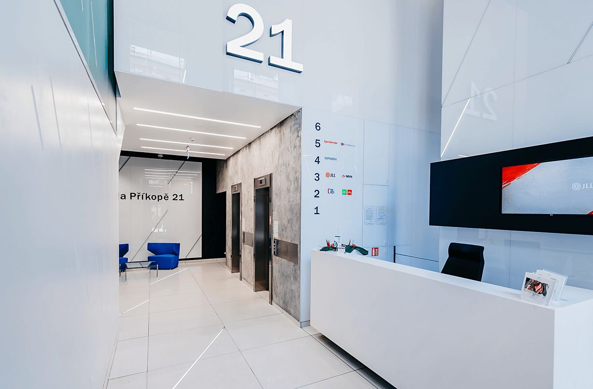 Pronájem kanceláře 674 m² – fotografie 2