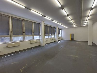 Pronájem skladového prostoru 198 m²
