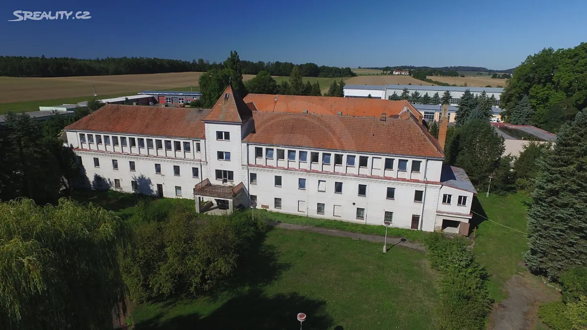Prodej obchodního prostoru 2355 m², Veselíčko