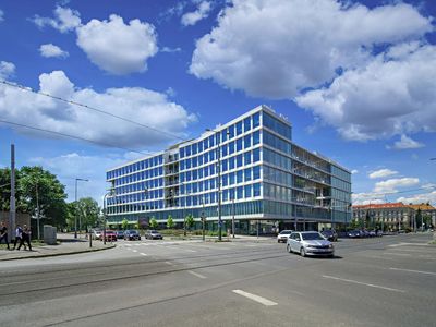 Pronájem kanceláře 648 m²
