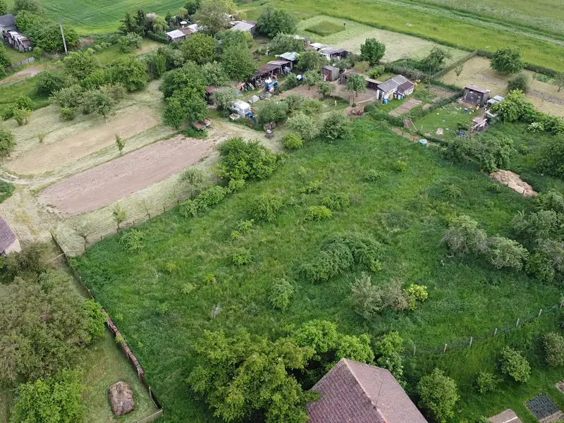Prodej stavebního pozemku 552 m², Petrovice – náhled fotky 2
