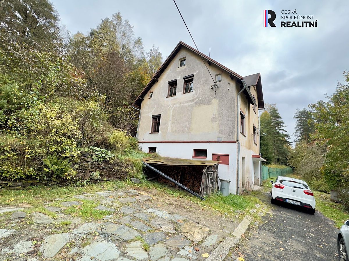 Prodej rodinného domu 185 m², pozemek 1169 m²